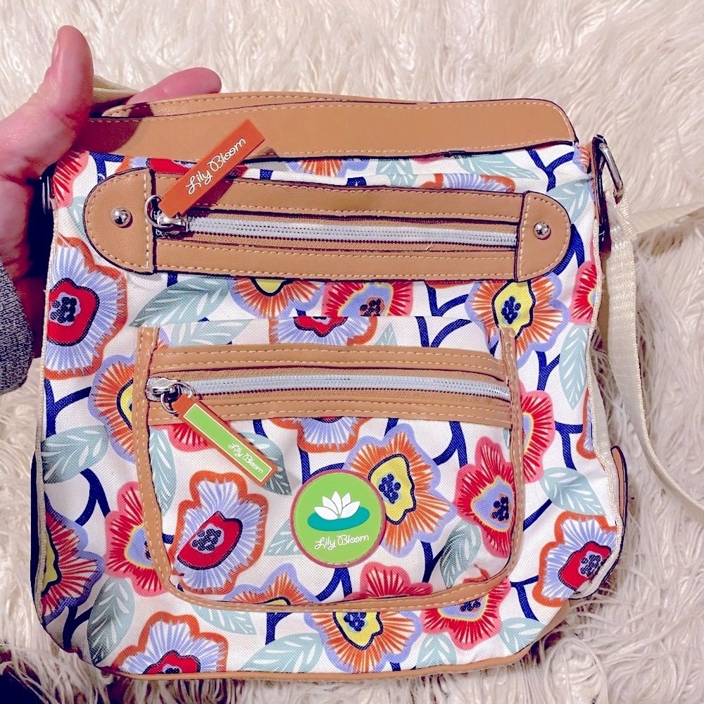 🔥$7.00 FIRM🔥Lily Bloom Floral Bag